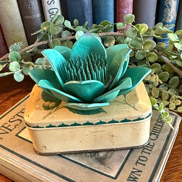 Rare Vintage Green Lead Lotus Flower Frog/ Kenzan for Ikebana - Picture 10 of 10